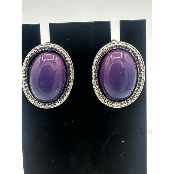 Oval Silver Tone and Purple 1980’s Stone Screw Back Earrings - Picture 2 of 5